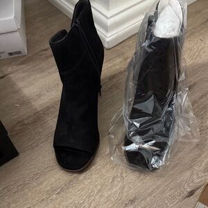 Women's Black Open-Toe Suede Ankle Booties - Side Zip